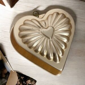 Heart-Shaped Baking Mold Cake Tin Vintage